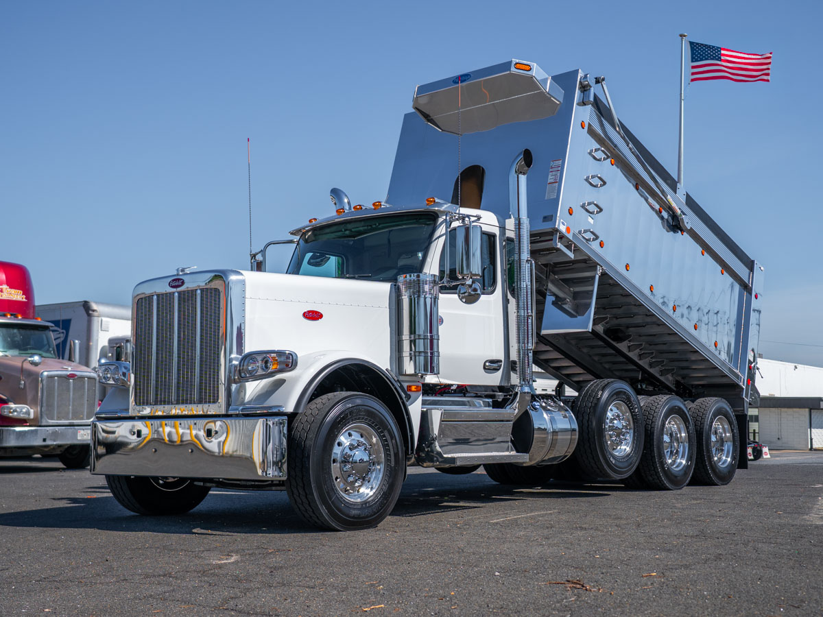 2027 Peterbilt 589 in Landover, MD — photo 2