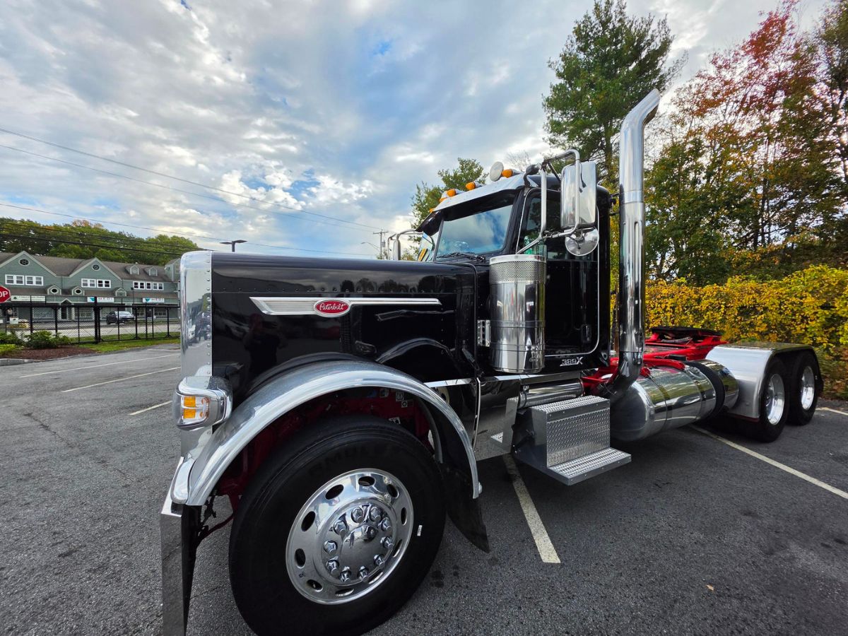 2024 Peterbilt in Plainville, MA — photo 7