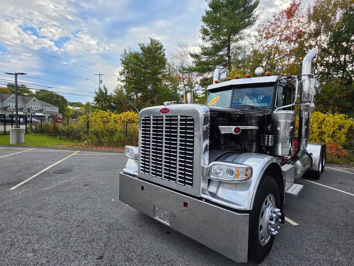 2024 Peterbilt 389X