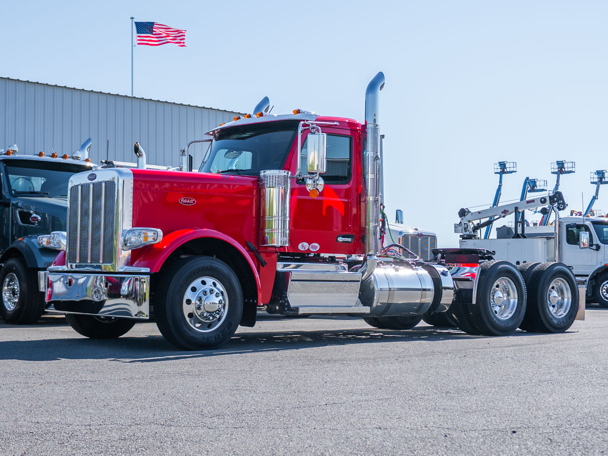 2027 Peterbilt 589