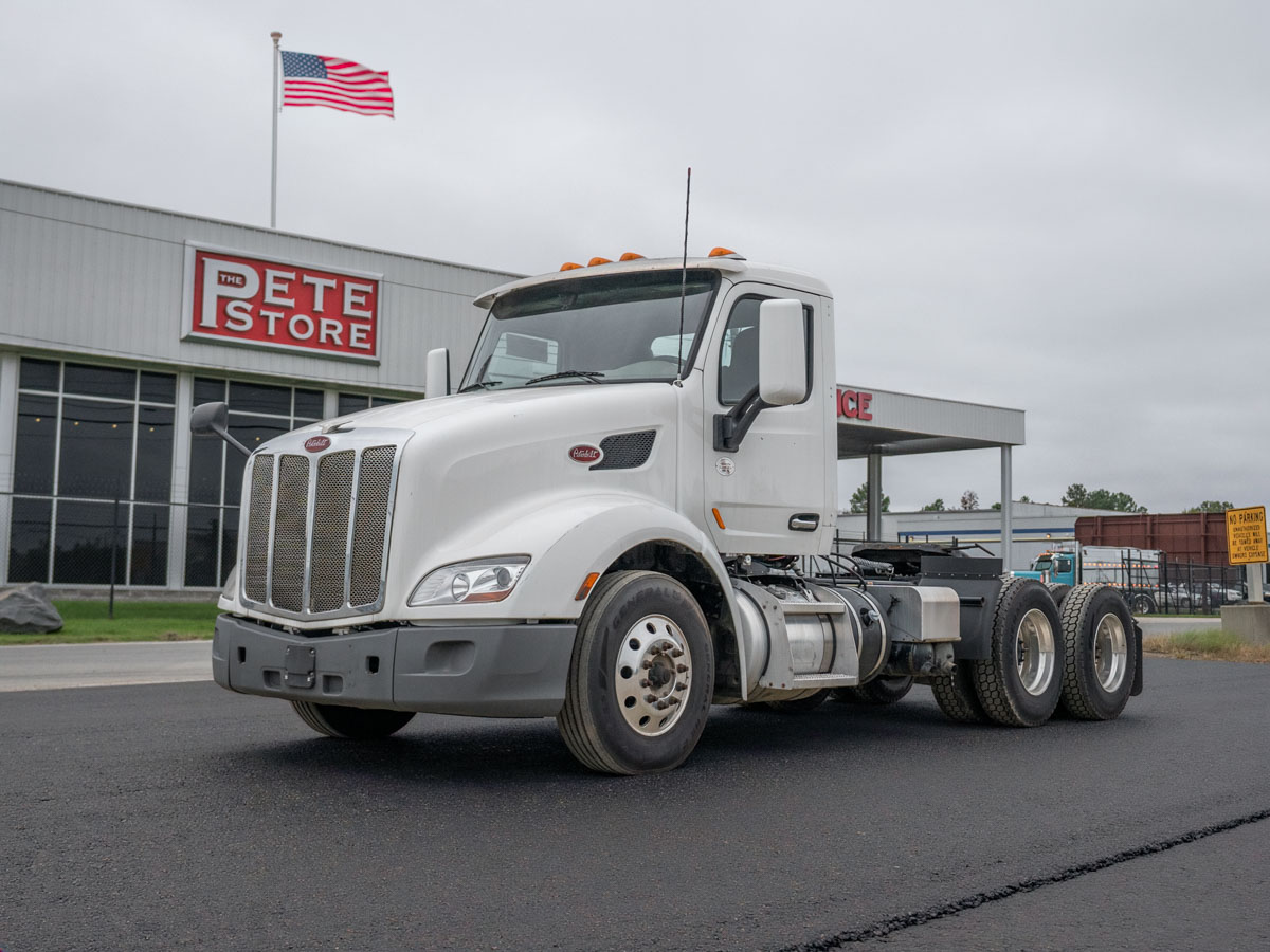 2021 Peterbilt 579 in Chesapeake, VA — photo 2
