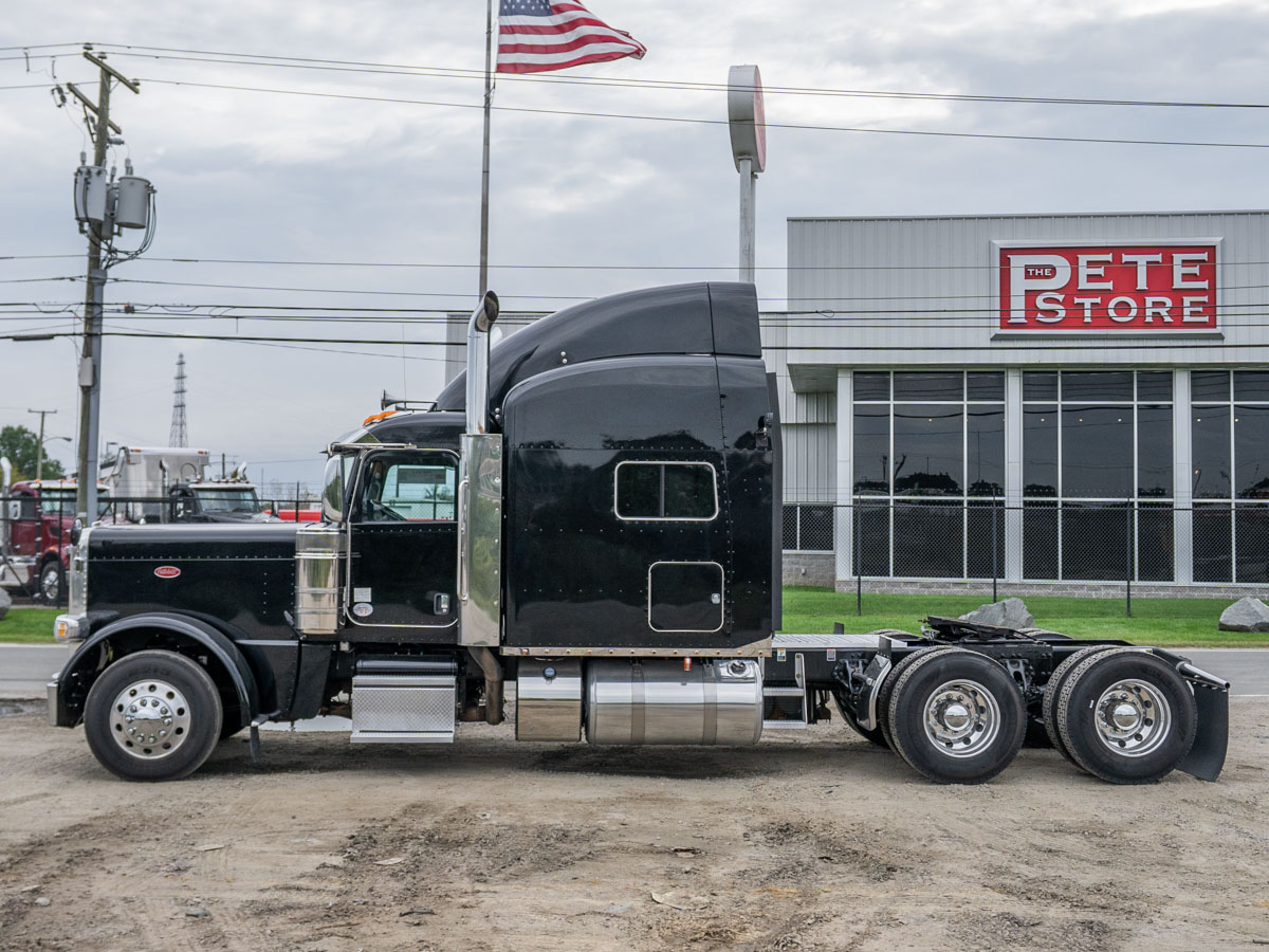 2022 Peterbilt 389 in Richmond, VA — photo 3
