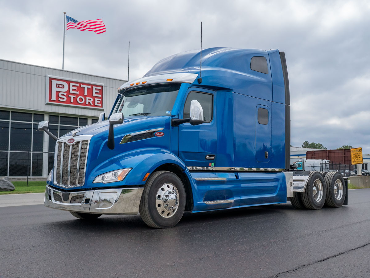 2023 Peterbilt 579 in Richmond, VA — photo 2
