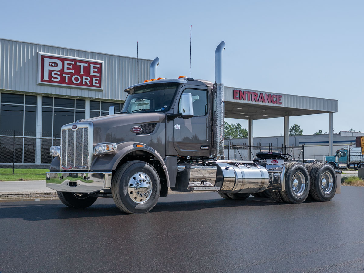 2027 Peterbilt 567