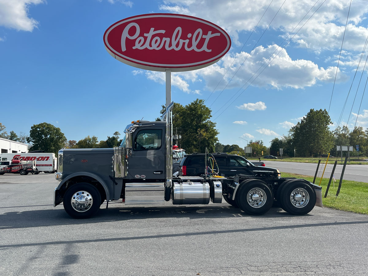 2027 Peterbilt 589 in Hagerstown, MD — photo 3