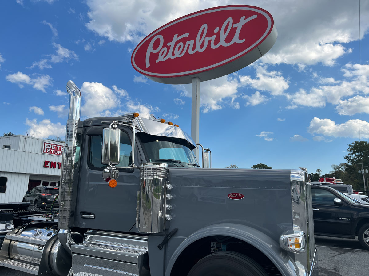 2027 Peterbilt 589 in Hagerstown, MD — photo 7