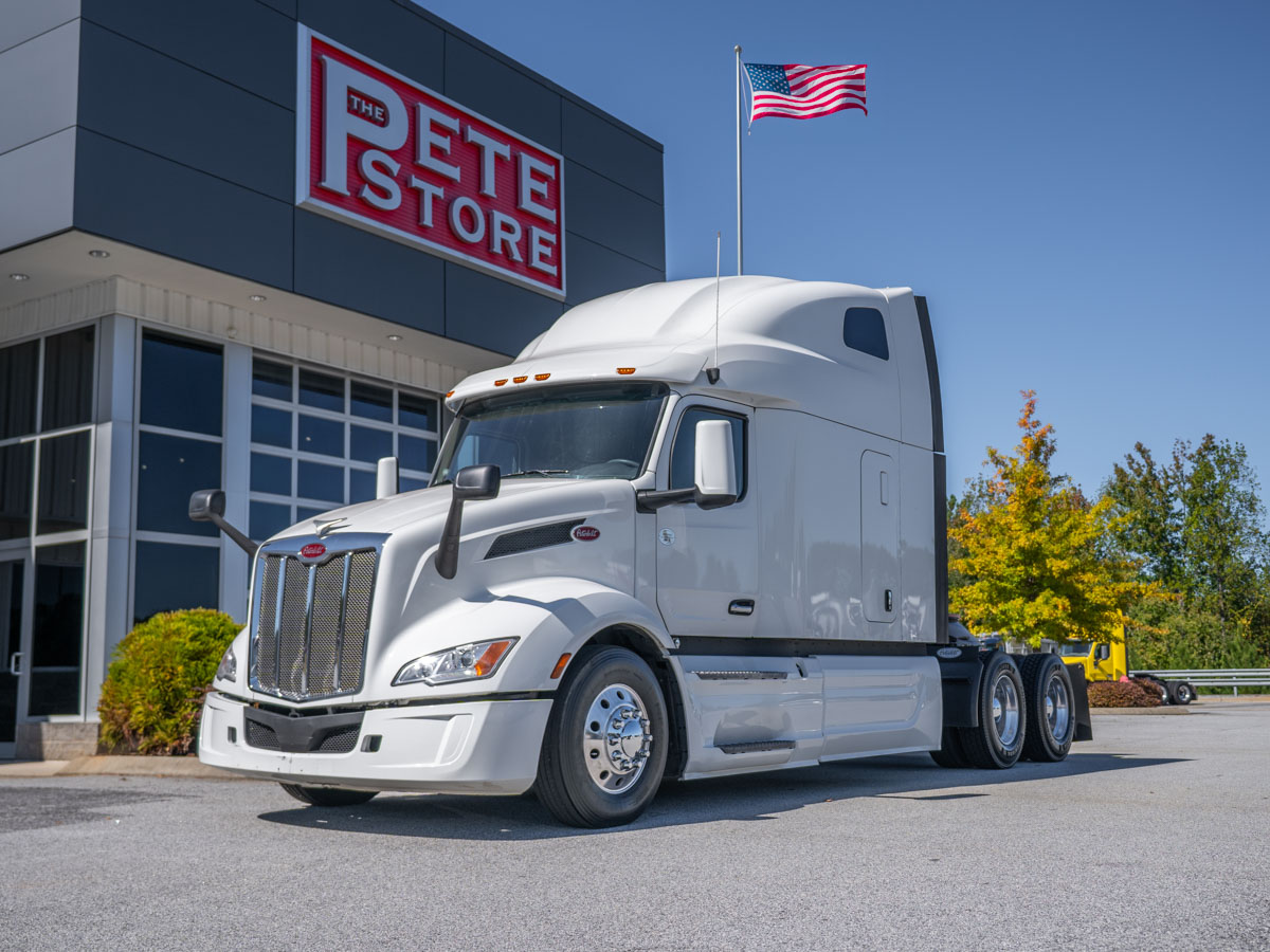 2023 Peterbilt 579